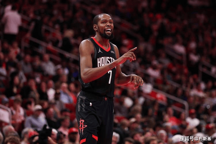 YABO-杜兰特连续十二场比赛得分超过战术调整，勇士挑战极限！的简单介绍