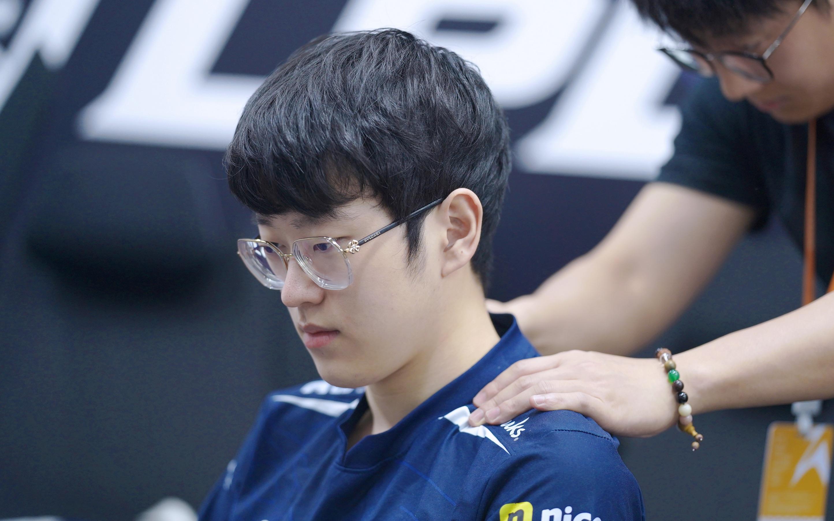 Scout爆冷击败IG，高光表现引爆全场！的简单介绍