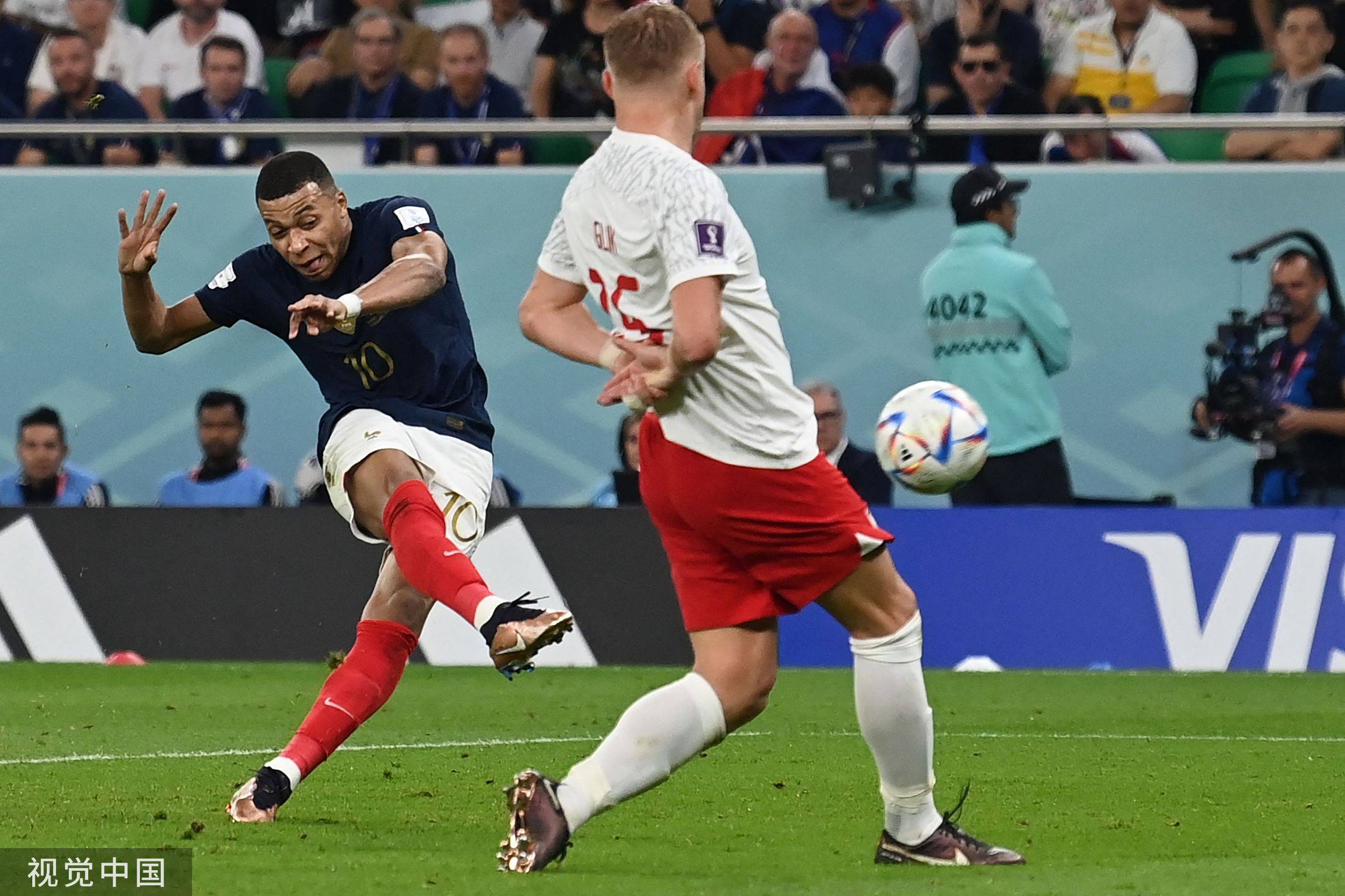 亚博-德罗巴在法国队比赛中出色防守，战术调整引发热议！的简单介绍